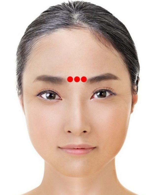 massage xoá nếp nhăn sống mũi